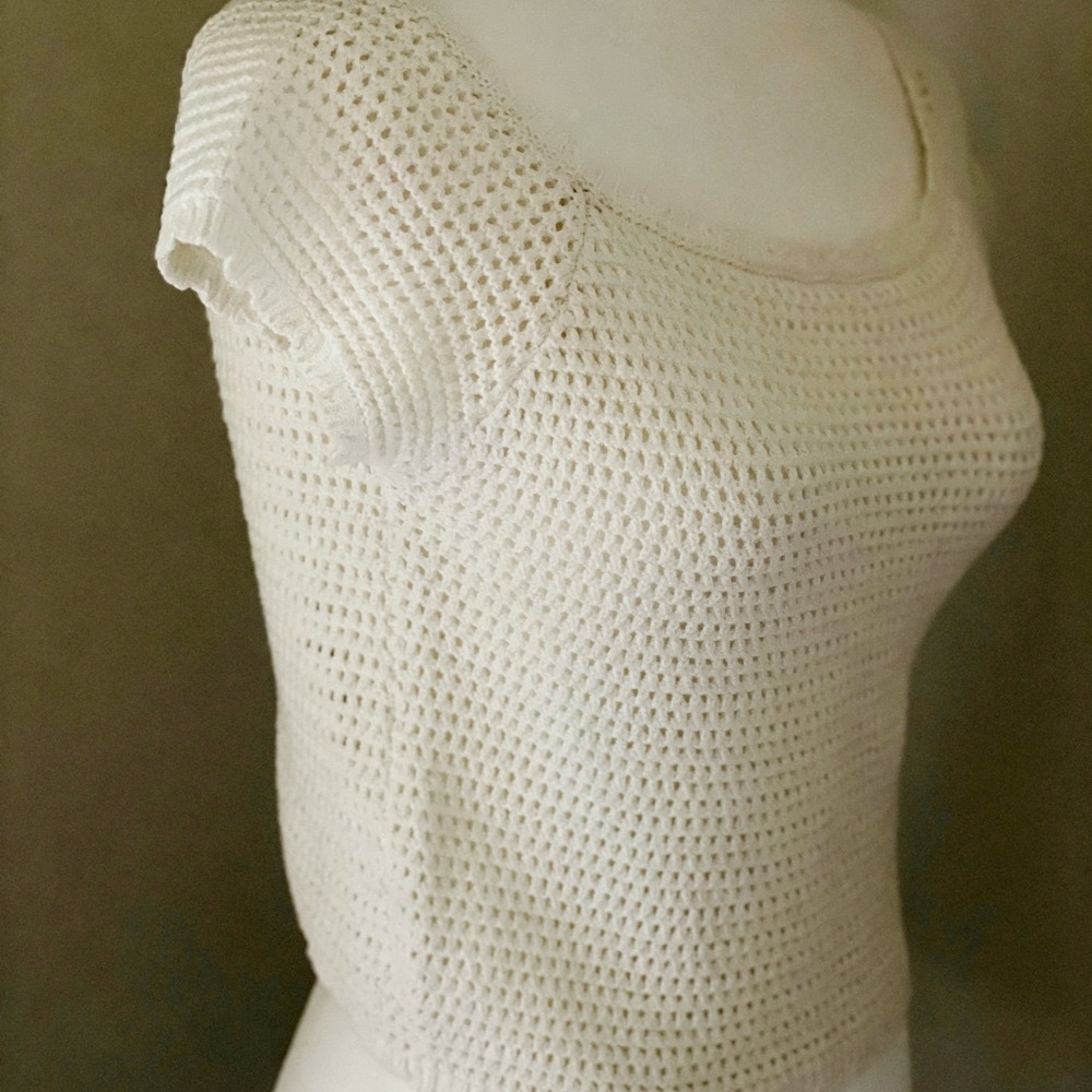 Cotton crochet crop top with scalloped trim